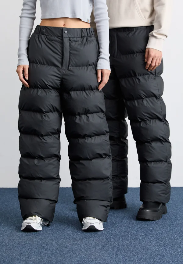 ALTA PUFFER PANTS REGULAR UNISEX - Stoffhose - black