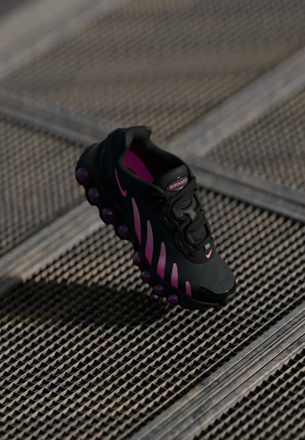 AM DN8 SC - Sneaker low - black/playful pink/pink foam