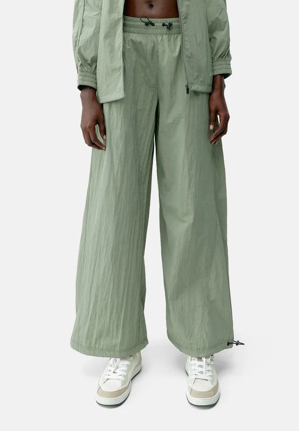 AMARA - Jogginghose - green