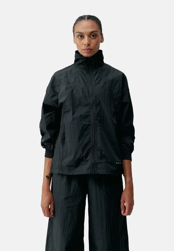 AMARA - Trainingsjacke - black