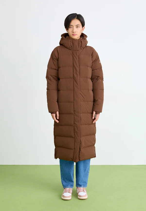 AMAZE PUFF™ LONG HOODED - Daunenmantel - tobacco