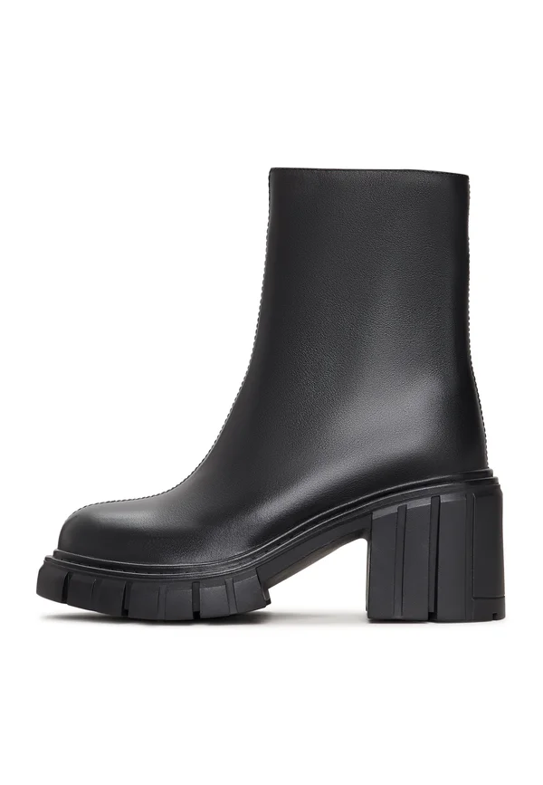 Ankle Boot - black