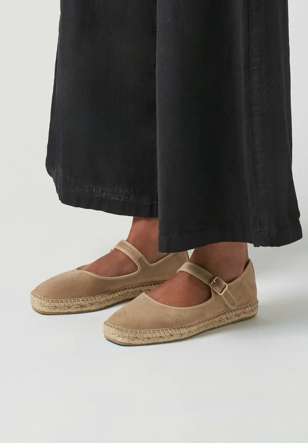 ANTIBES - Riemchenballerina - taupe vegan