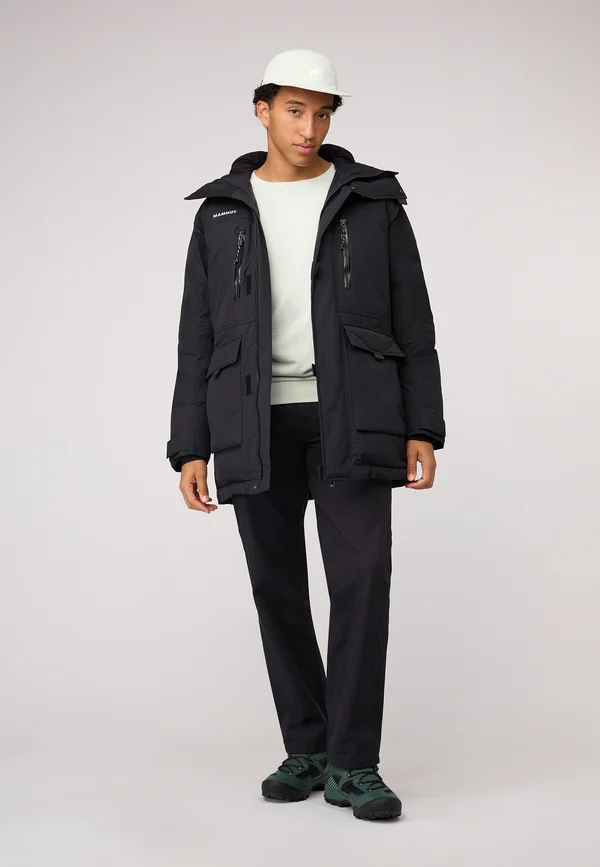 ARCTIC IN - Daunenmantel - black