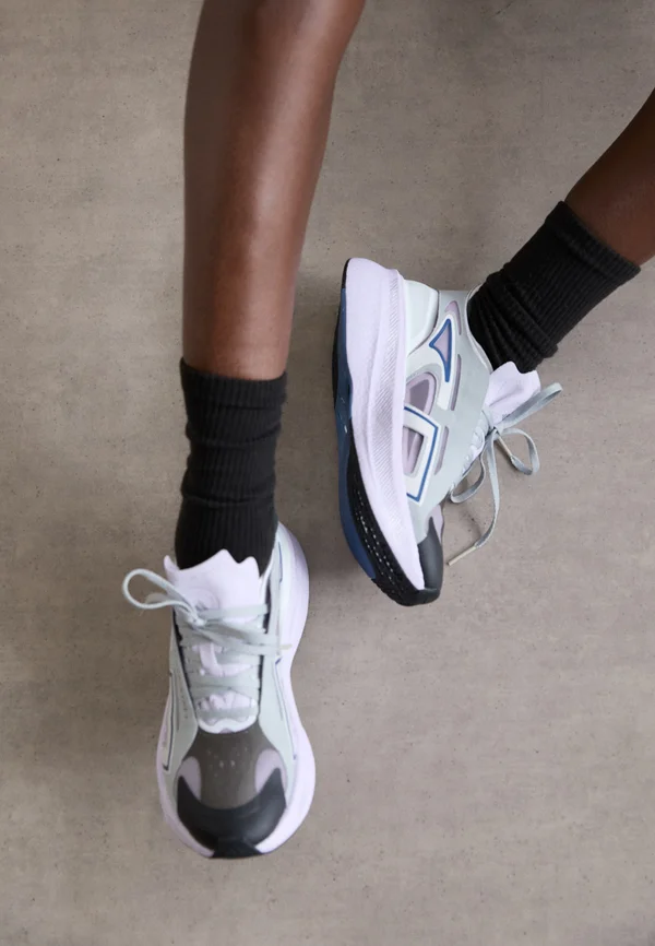 ASMC ULTRABOOST 5 - Laufschuh Straße - clear onix/utility black/ftwr white