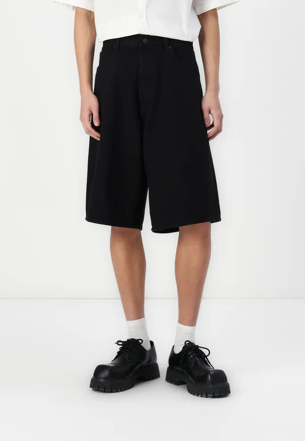 ASTRO LOOSE BAGGY SHORTS - Jeans Shorts - black rinse