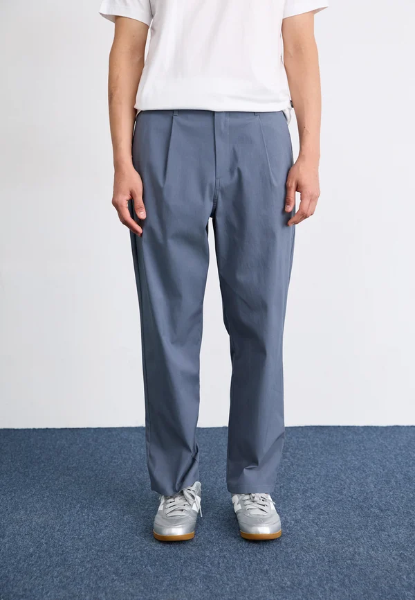 ATHLETICS RELAXED TROUSER - Stoffhose - graphite
