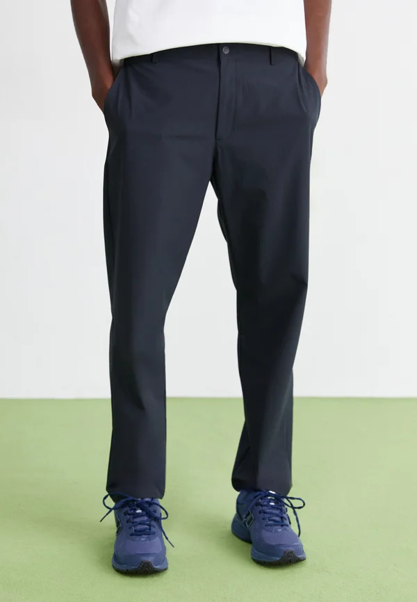 ATHLETICS RIPSTOP STANDARD TAPERED PANT  - Stoffhose - black