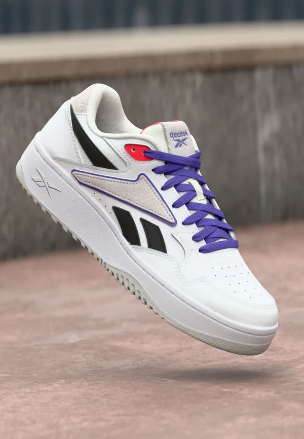 ATR CHILL UNISEX - Sneaker low - footwear white/moon/black