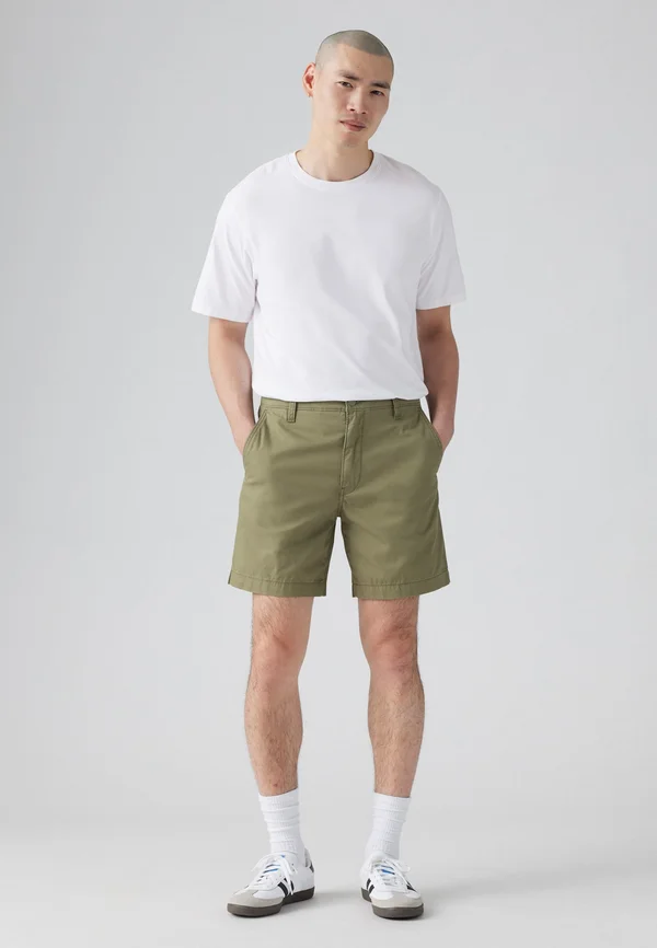 AUTHENTIC - Shorts - deep lichen green