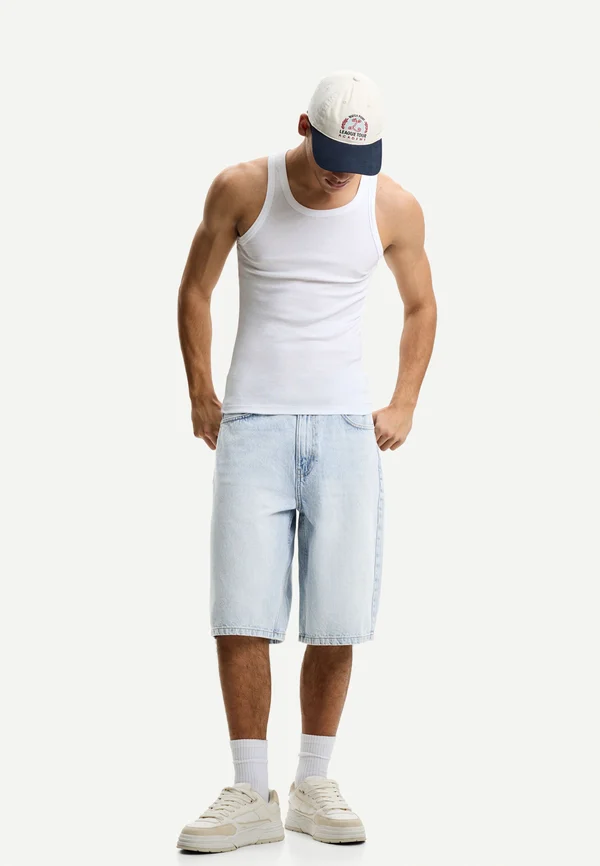 BAGGY - BERMUDA - Jeans Shorts - light blue