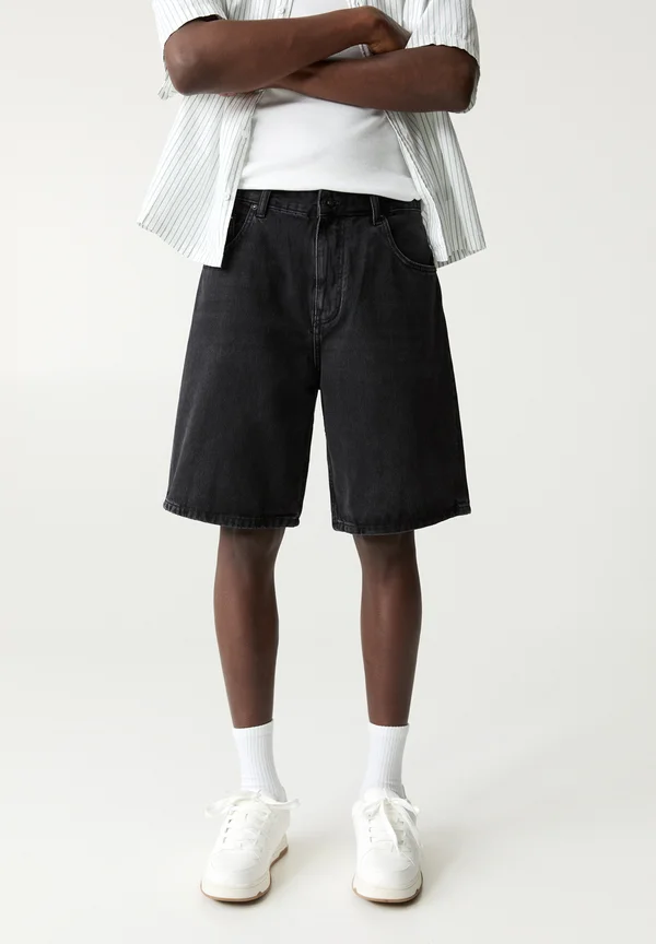 BAGGY - Jeans Shorts - black denim