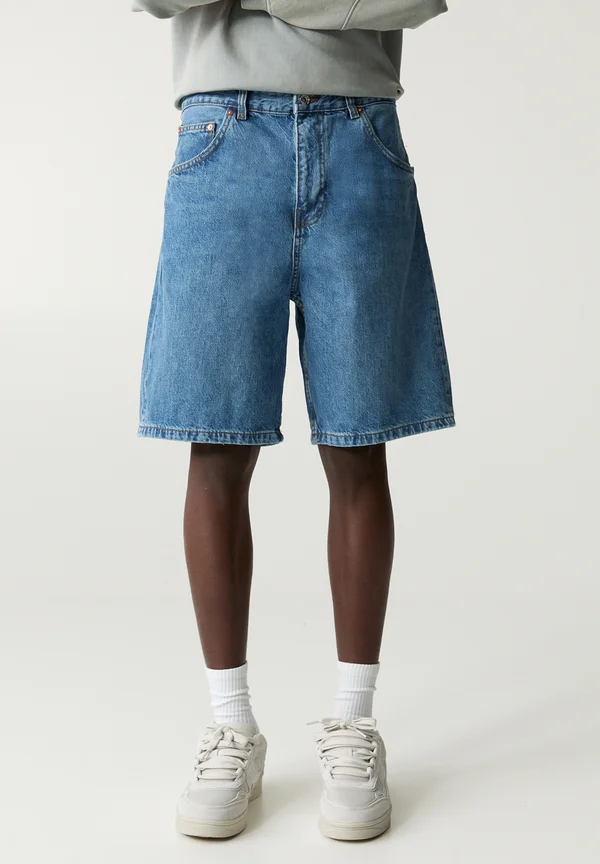 BAGGY - Jeans Shorts - blue denim