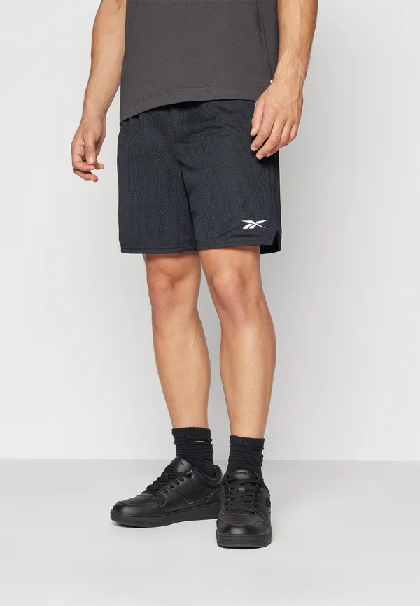 BASKETBALL SHORT - Kurze Sporthose - black