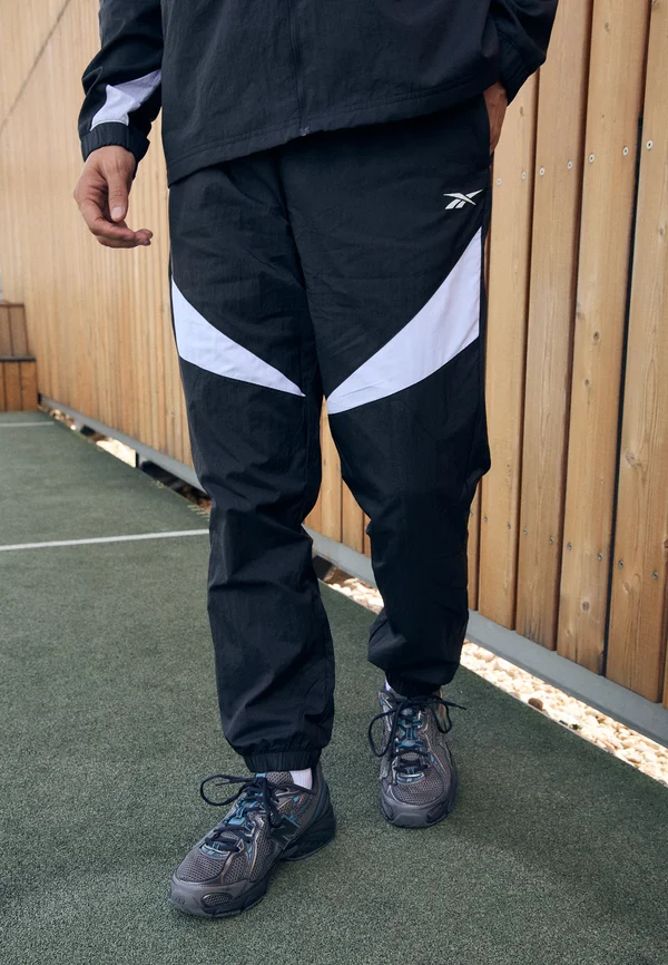 BASKETBALL TRACK PANT - Jogginghose - black
