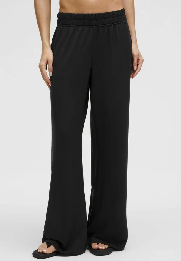 BECALM MID-RISE WIDE-LEG - Jogginghose - black