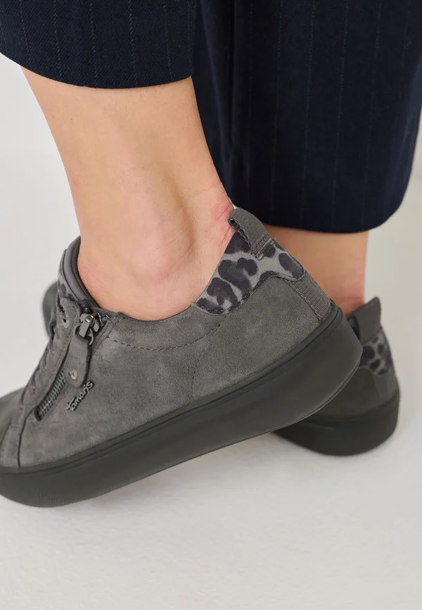 BEQUEME SNEAKER MIT T-FLOW EFFECT - Sneaker low - anthracite sue