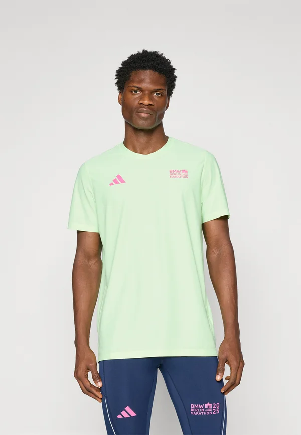 BER25 TEE - Sport T-Shirt - semi green spark