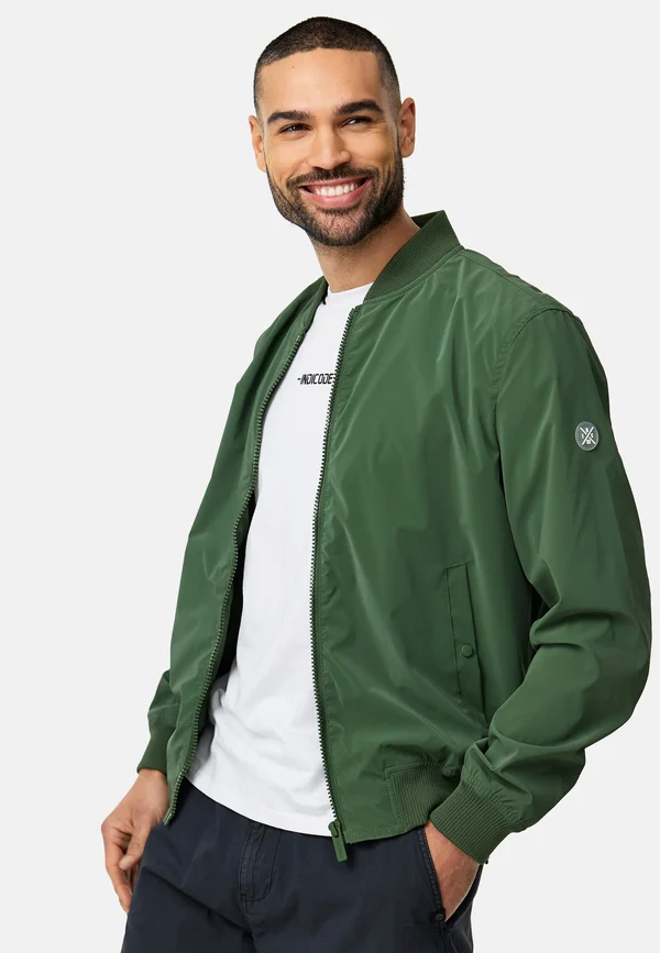 ÜBERGANGS INIGNAM - Bomberjacke - army