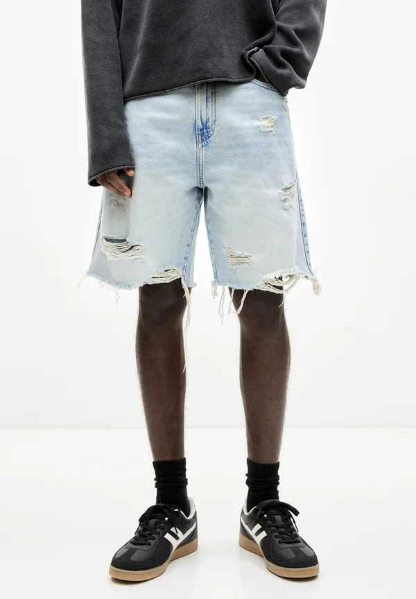 BERMUDA  - Jeans Shorts - light-blue denim