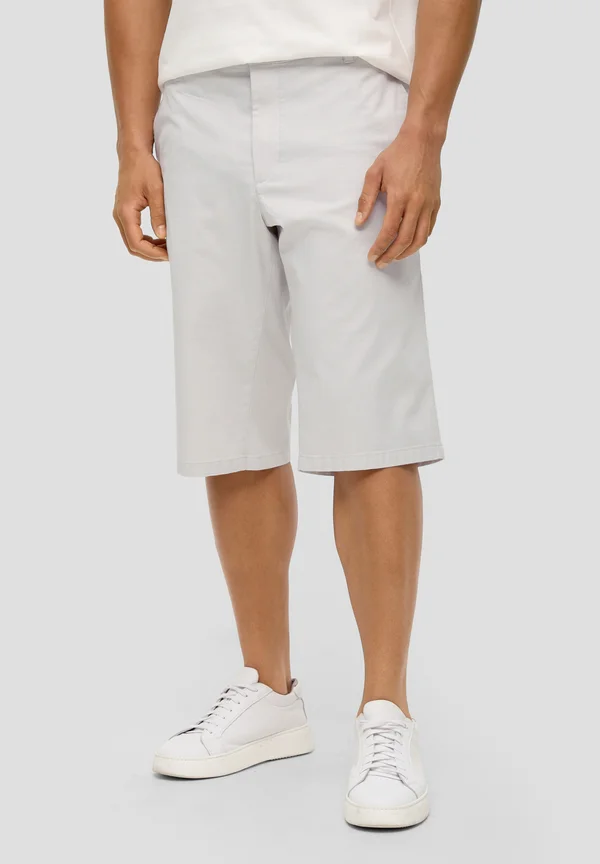 BERMUDA MET STRETCH - Shorts - hellgrau