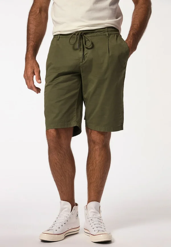 BERMUDA STOMACH FIT - Shorts - olive