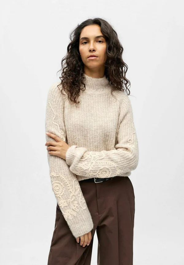 BESTICKTER - Strickpullover - white sand