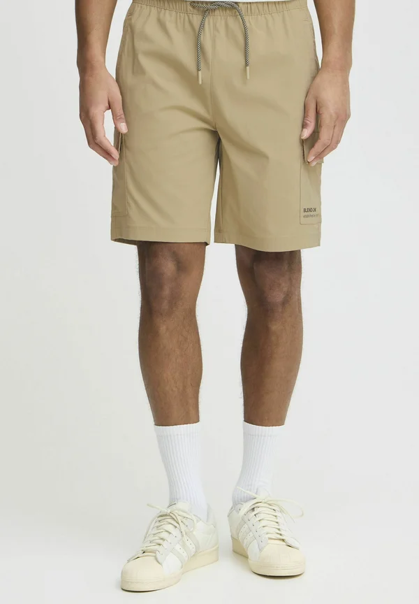 BHEDGAR CARGO - Shorts - cornstalk