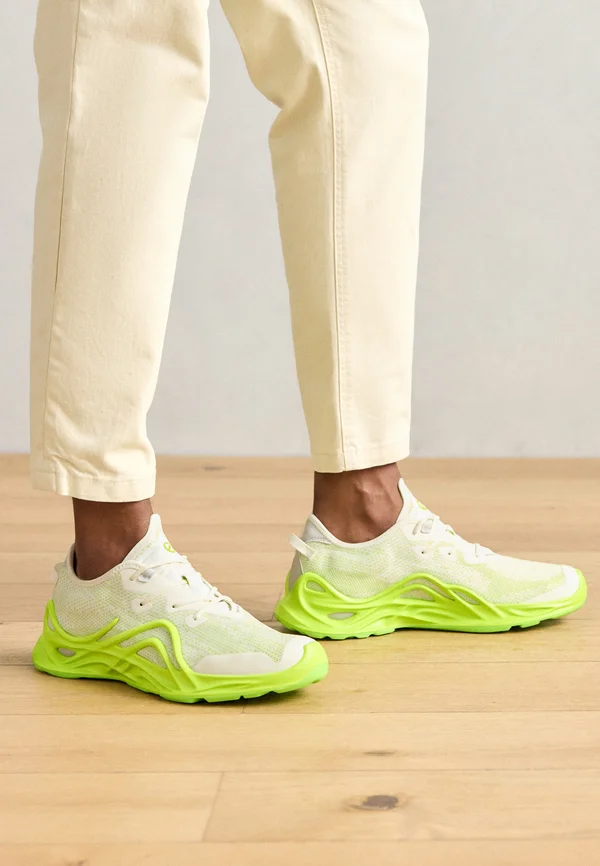 BIOM INFINITE M - Sneaker low - bright white/lime punch