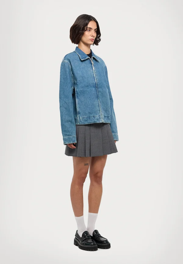 Bomberjacke - light washed denim