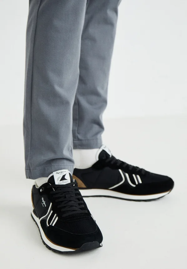 BRIT SERIE - Sneaker low - factory black