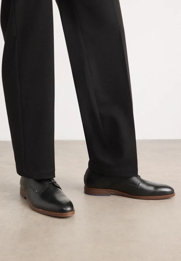 Business-Schnürer - black