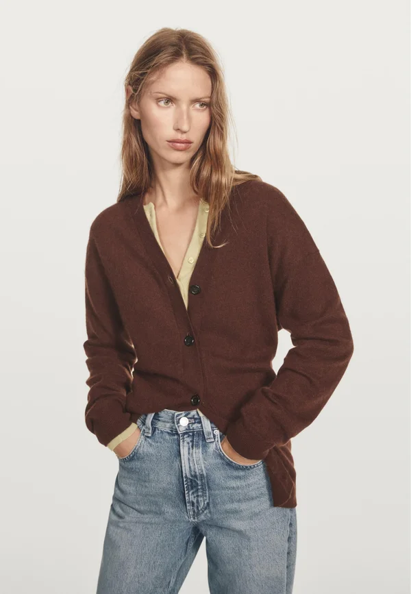 BUTTONED OVERSIZE WITH V-NECK - Strickjacke - bordeaux