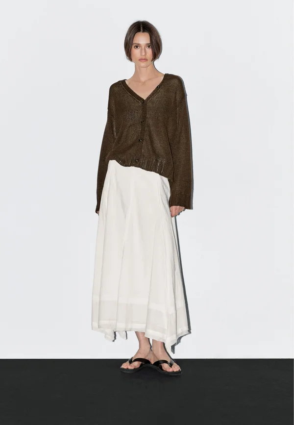 BUTTONED V-NECK WITH LONG SLEEVES - Strickjacke - brown