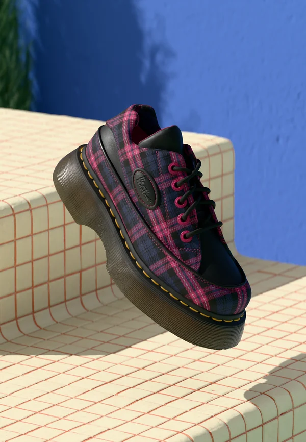 BUZZ 5 EYE SHOE - Sneaker low - black/pink multi-coloured