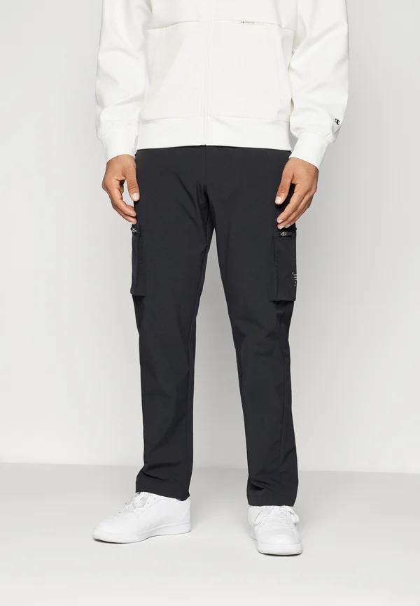 C-TECH CARGO PANTS - Stoffhose - black
