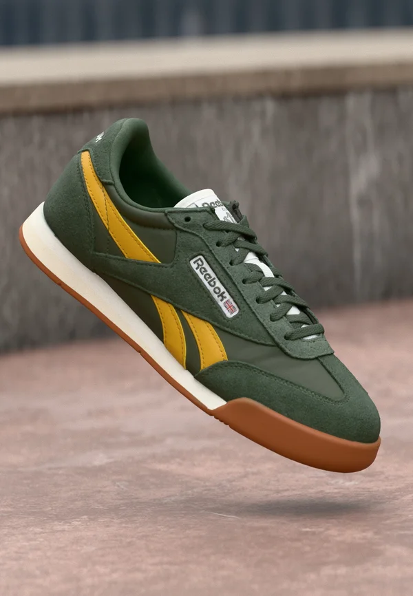CAMPIO XT UNISEX - Sneaker low - grit green/grit gold-coloured