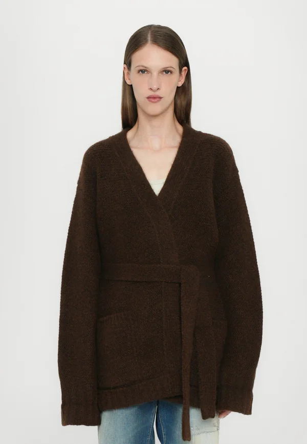 CARDIGAN - Strickjacke - chocolate