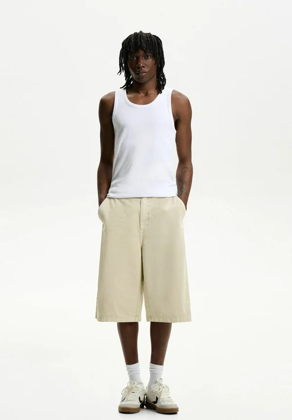 CARPENTER SKATER - BERMUDA - Shorts - sand
