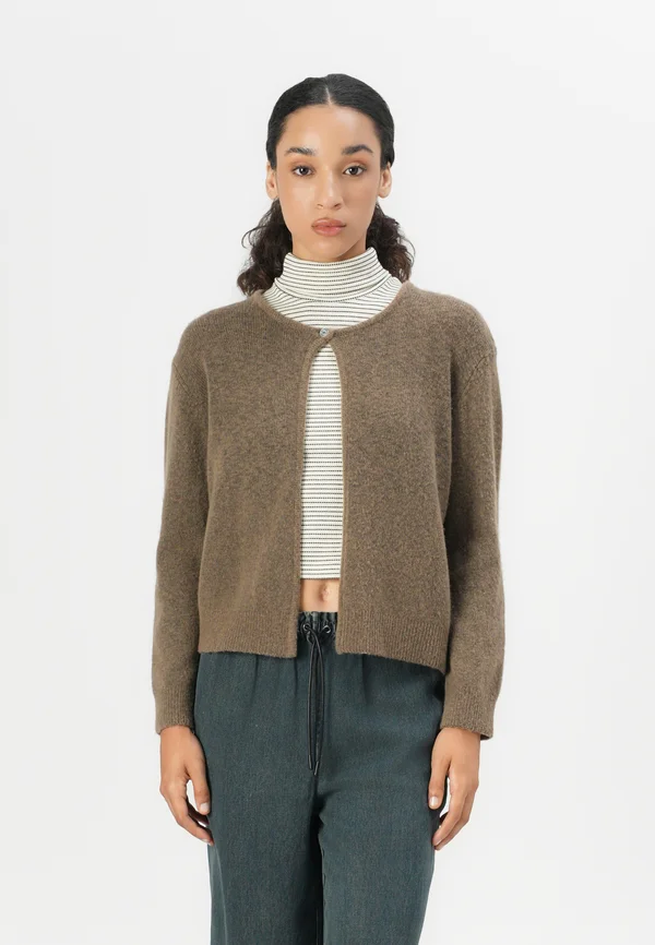 CASSANDRA CARDIGAN - Strickjacke - otter