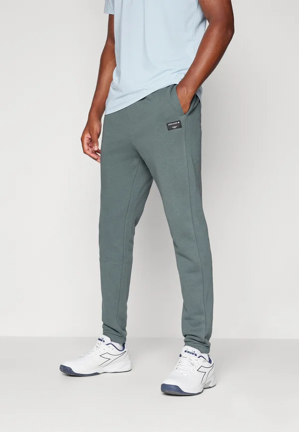 CENTRE SWEATPANTS - Jogginghose - urban chic