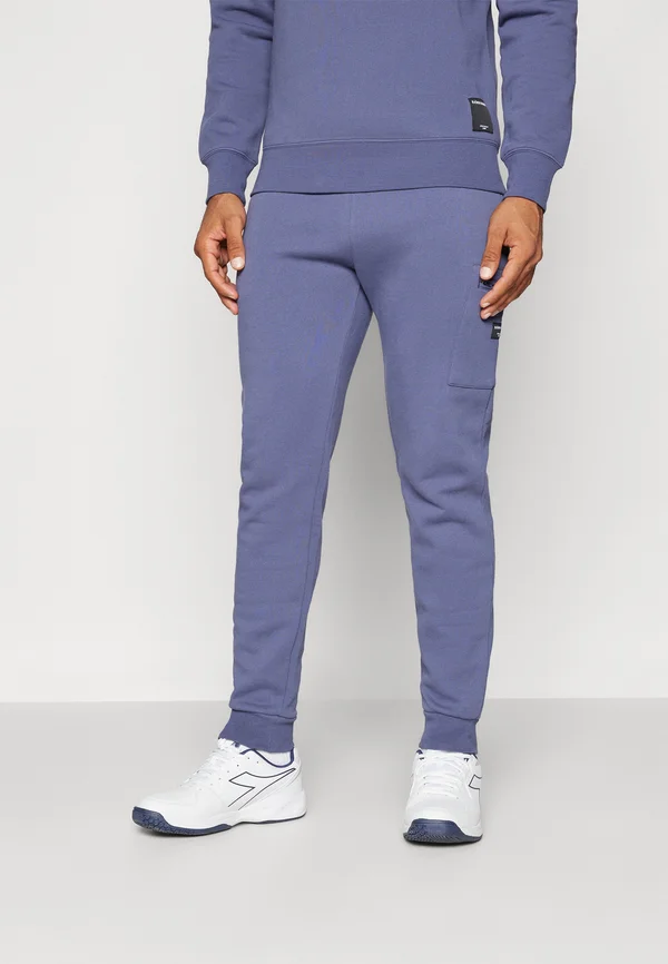 CENTRE TAPERED POCKET PANTS - Jogginghose - nightshadow blue