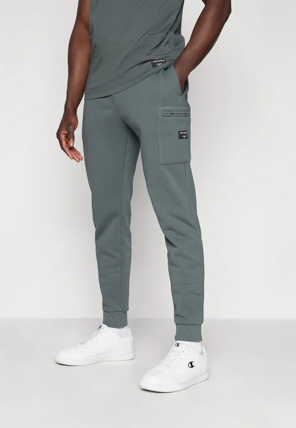 CENTRE TAPERED POCKET SWEATPANTS - Jogginghose - urban chic