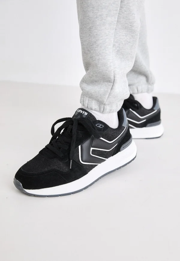 CHARGE - Sneaker low - regular black