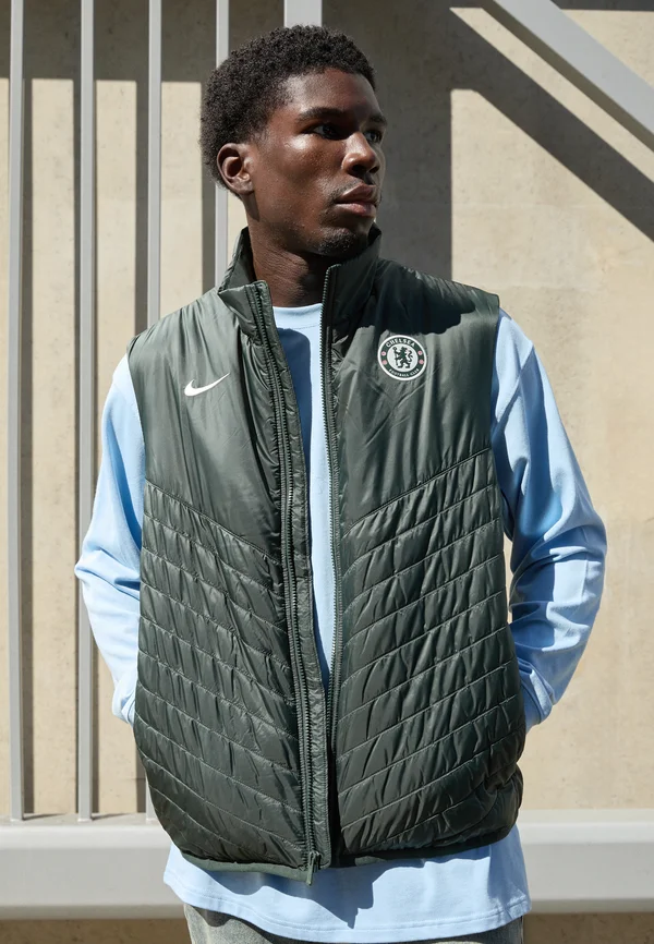 CHELSEA FC WINDRUNNER MIDWEIGHT VEST - Weste - outdoor green/white