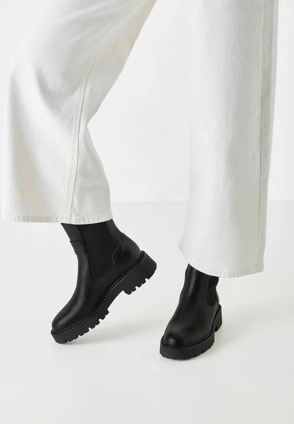 CHELSEA - Stiefelette - black