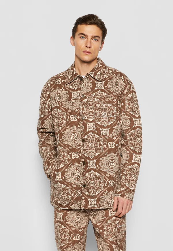 CHEST SIGNATURE WASHED RIBS - Übergangsjacke - brown