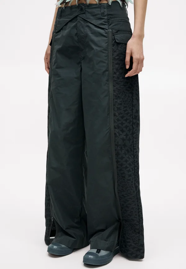 CHET LO PANT - Cargohose - shadow