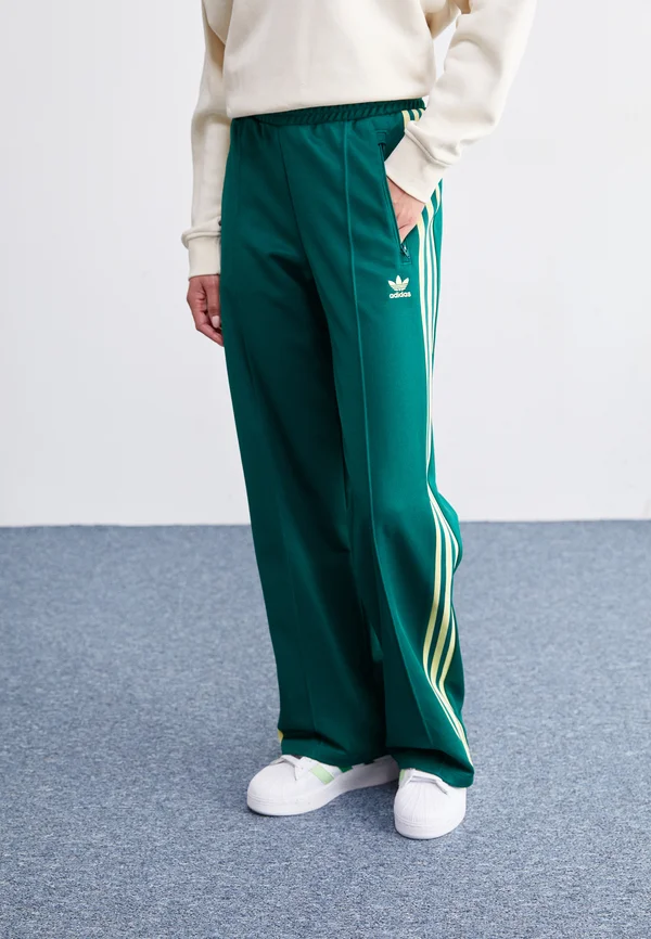 CLASSIC - Jogginghose - collegiate green