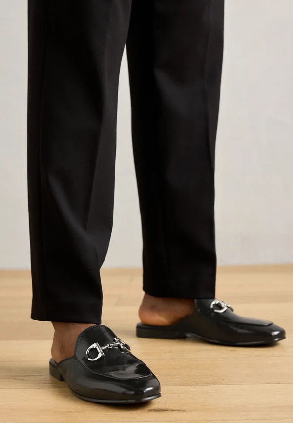 CLIVE  - Pantolette flach - black